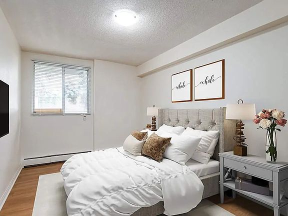 3rd image of 2110 15th Ave N #303