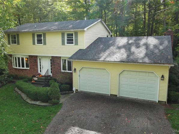 5484 Allen Dr, Hamburg, NY 14075