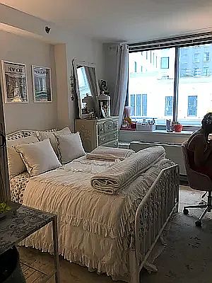 3rd image of 20 John St #7B