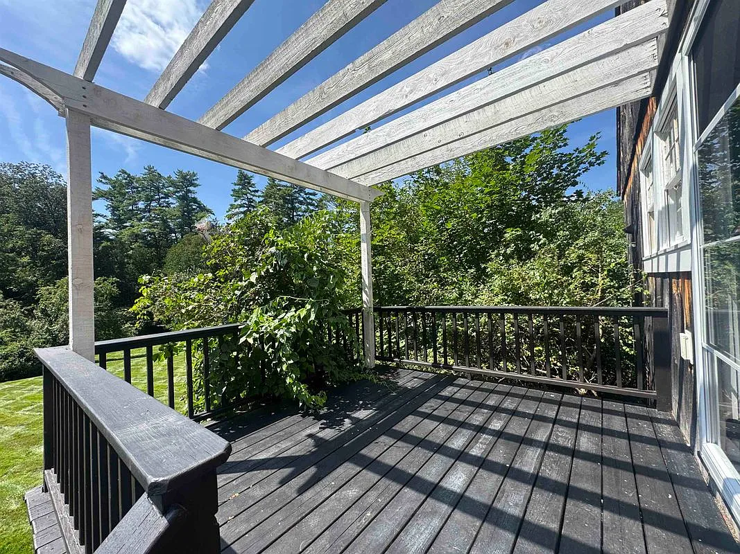 3 bed, 1.0 bath, 1440 sqft, $2,950 — Photo 2