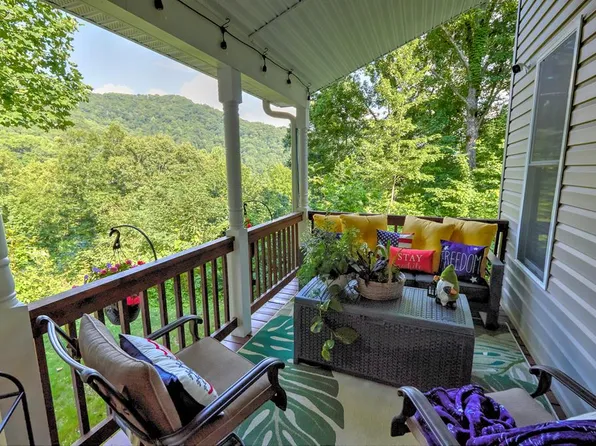 1333 Pigeon Creek Rd, Bryson City, NC 28713