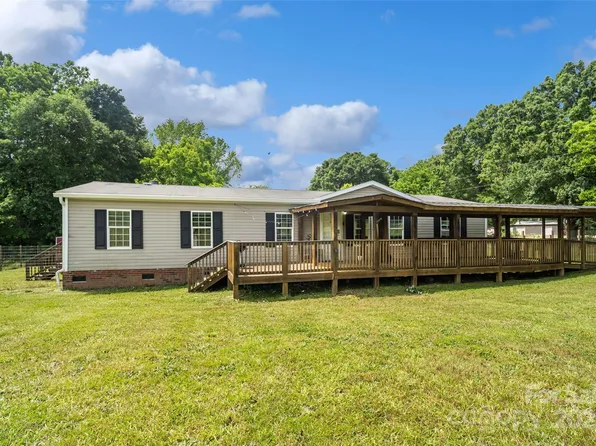 2021 Beamguard Rd, Clover, SC 29710