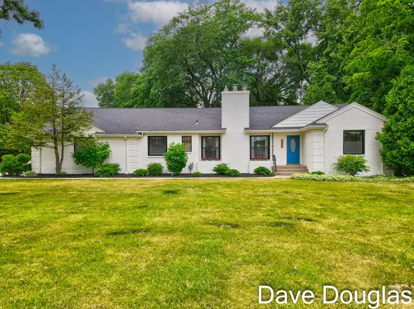 3030 Cascade Rd SE, East Grand Rapids, MI 49506