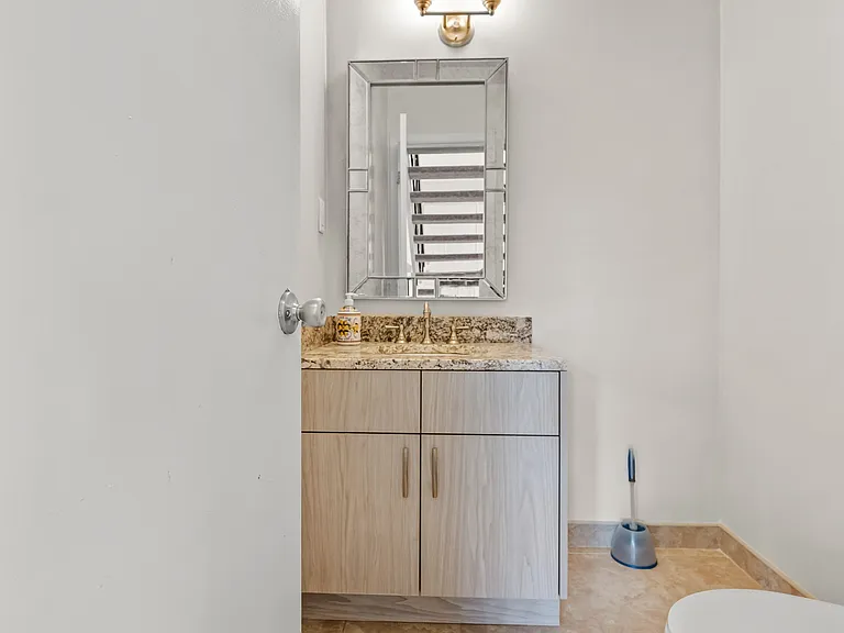 30 Chestnut Ct — Photo 32