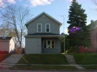 619 N 10th St, Manitowoc, WI 54220