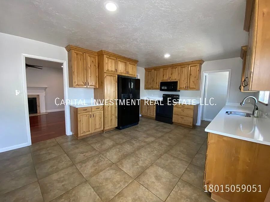 **Half Off August Rent Beautiful Home In Sugar House! Available Now! — Photo 4