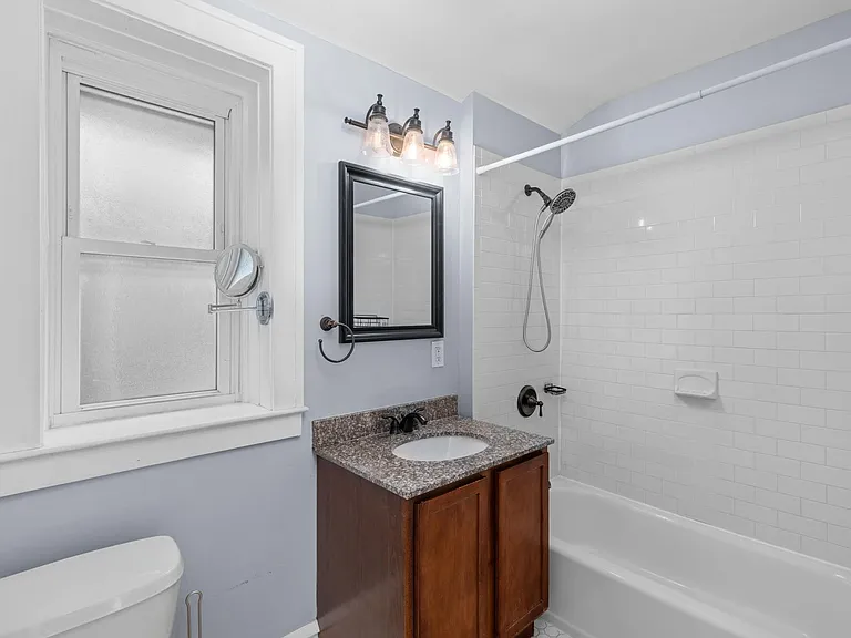 3124 Gurney Ave — Photo 6
