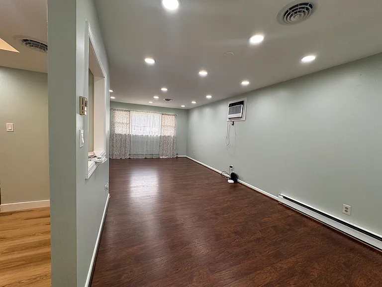 443 Bath Ave — Photo 7