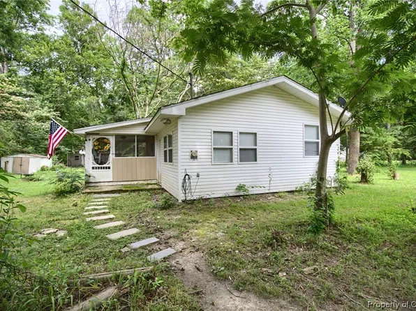 8100 Adams Creek Rd, Gloucester, VA 23061