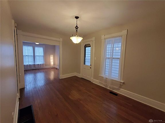 5th image of 57 Bell St