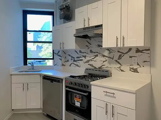 Rented by Dynamik Realty | media 7