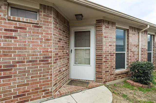 3 bed, 1314 sqft, $1,995 — Photo 4