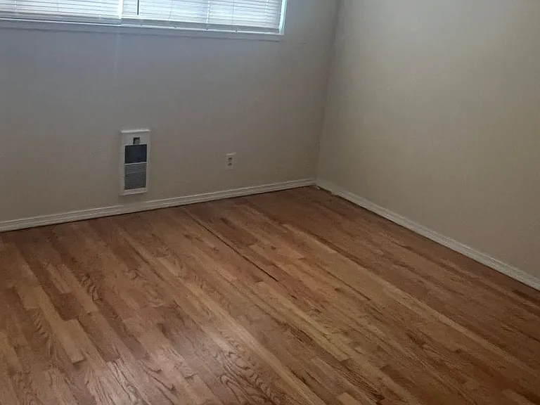The Thunderbird Apartments — Photo 7