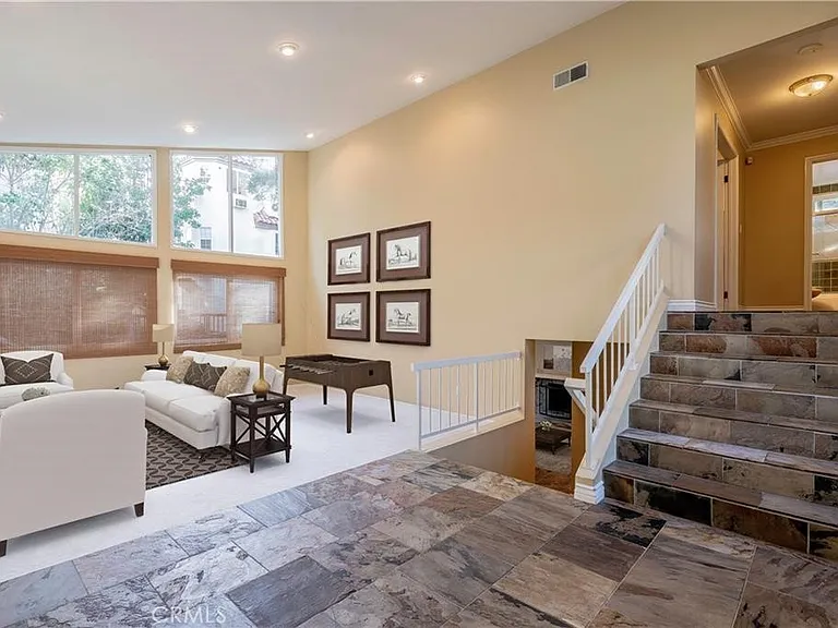 22840 Sparrowdell Dr — Photo 7