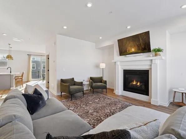 6980 Huckleberry Dr, Excelsior, MN 55331