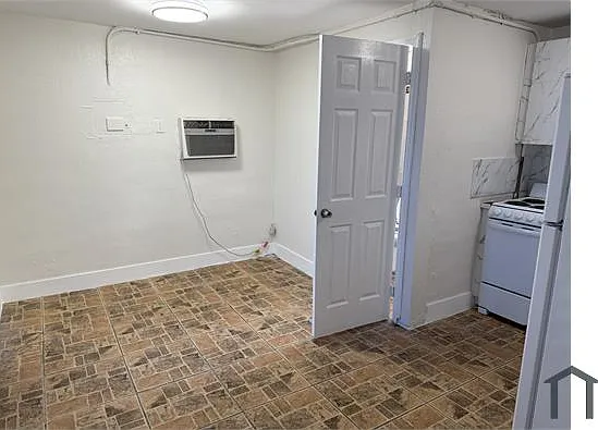 4201 NW 23rd Ave #REAR — Photo 12