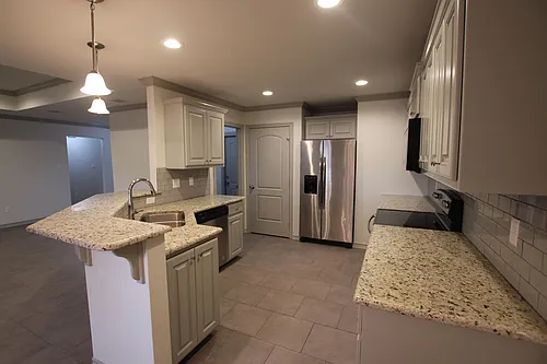 Beautiful 3 Bedroom 2 Bathroom Townhouse In South Tyler! Now Offering 1/2 Off First Full Months R... Photo 1