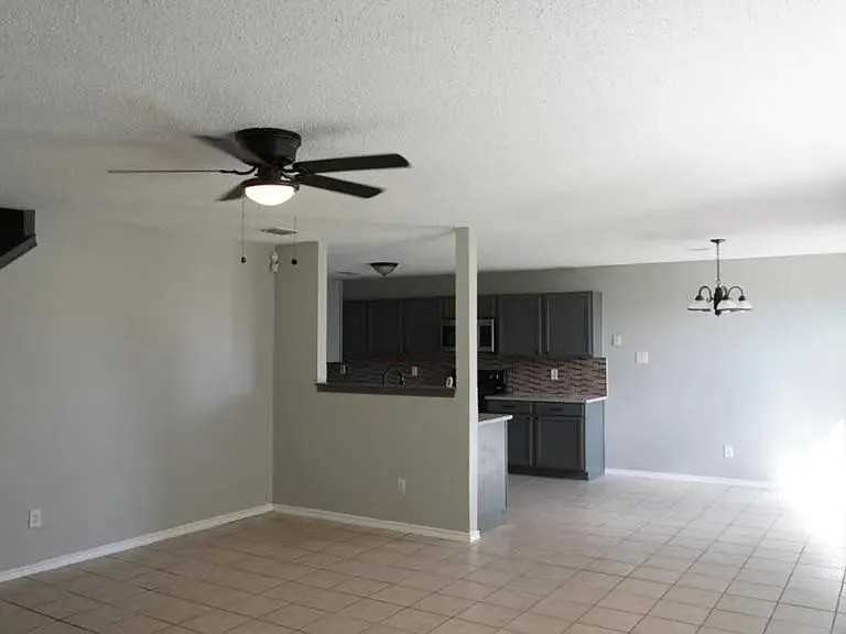 2021 W Grove Ln — Photo 10