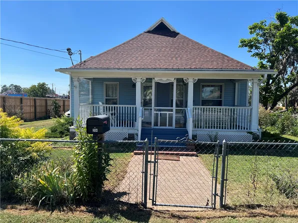 204 N 9th St, Rogers, AR 72756