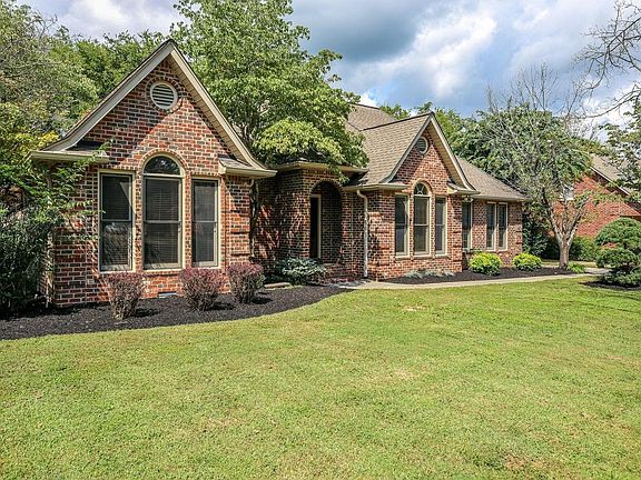 3rd image of 2911 Regenwood Dr