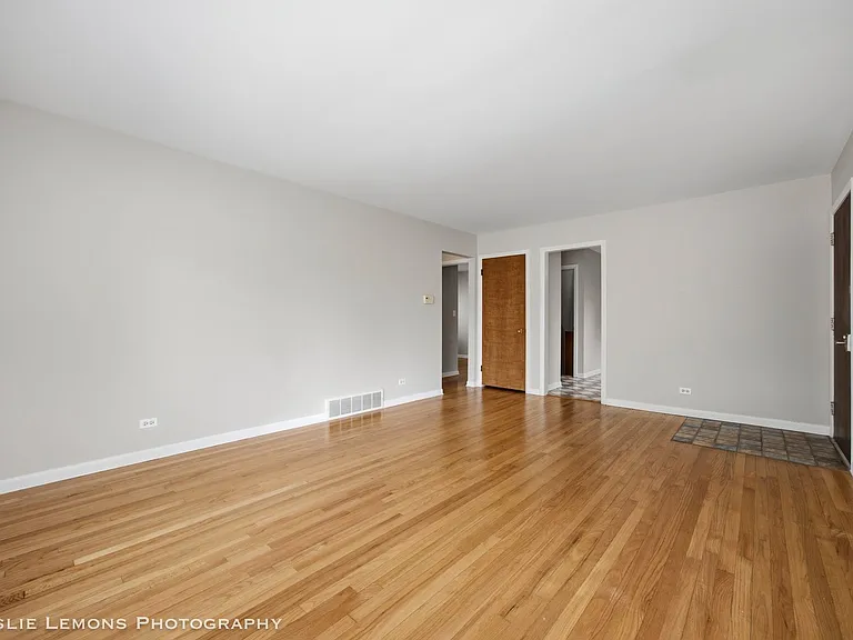 635 S Main St — Photo 4