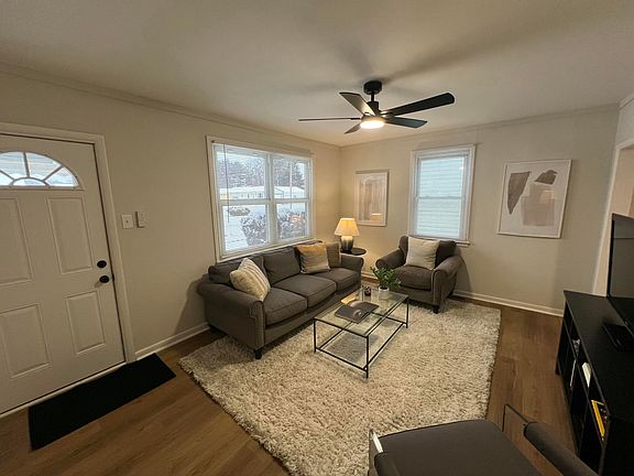 2nd image of 925 Woodland Ave