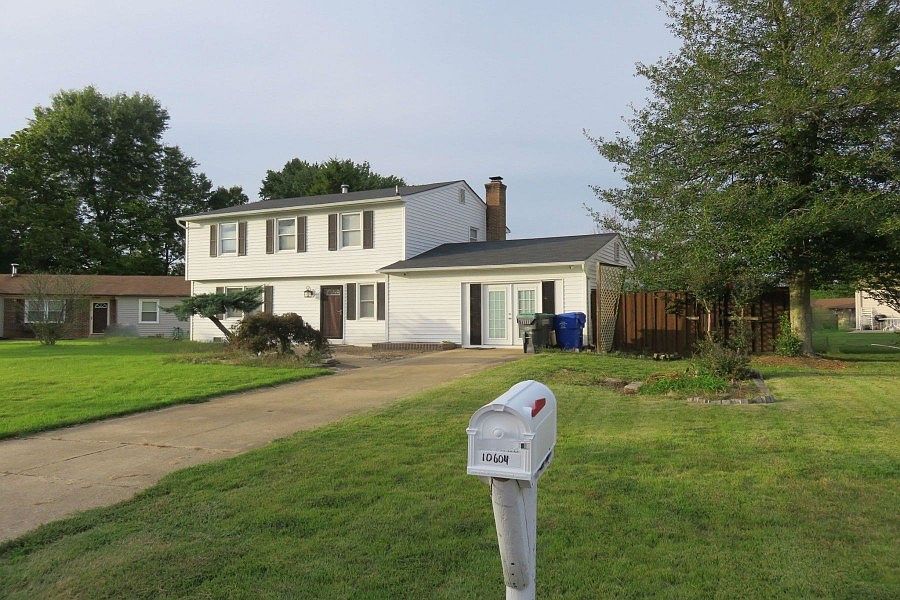 2nd image of 10604 Mahogany Ct