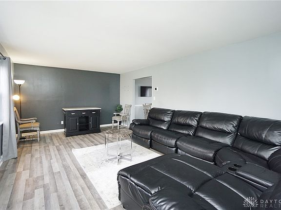 4th image of 10292 Maria Ave