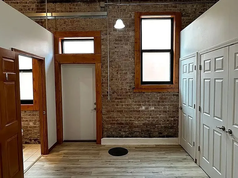 107 N Main St — Photo 15
