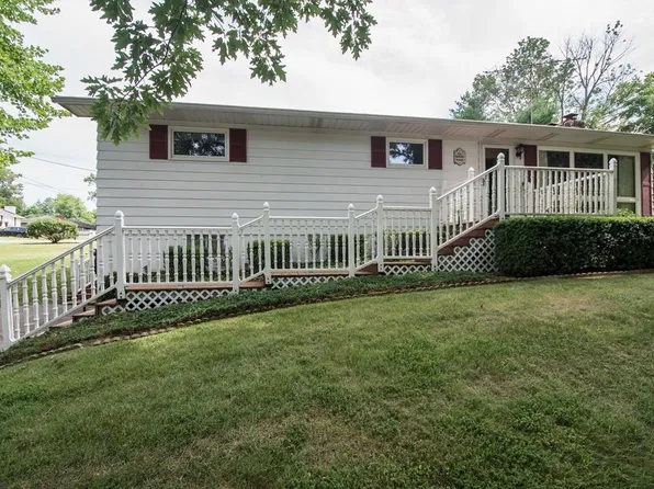 12 Linda Ave, Lucasville, OH 45648