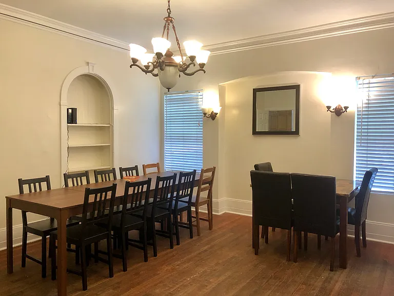 200 N Benton Way — Photo 7