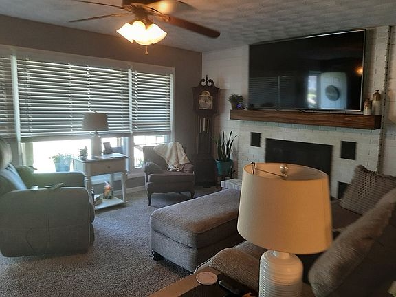 3rd image of 8460 Green St