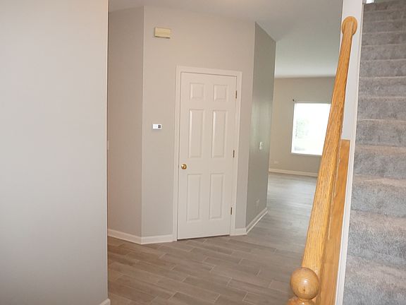 2nd image of 418 Jamestown Ct