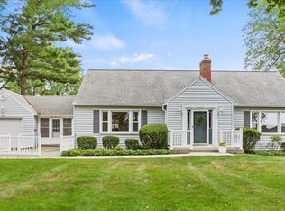 74 Hotchkiss Cir, Penfield, NY 14526