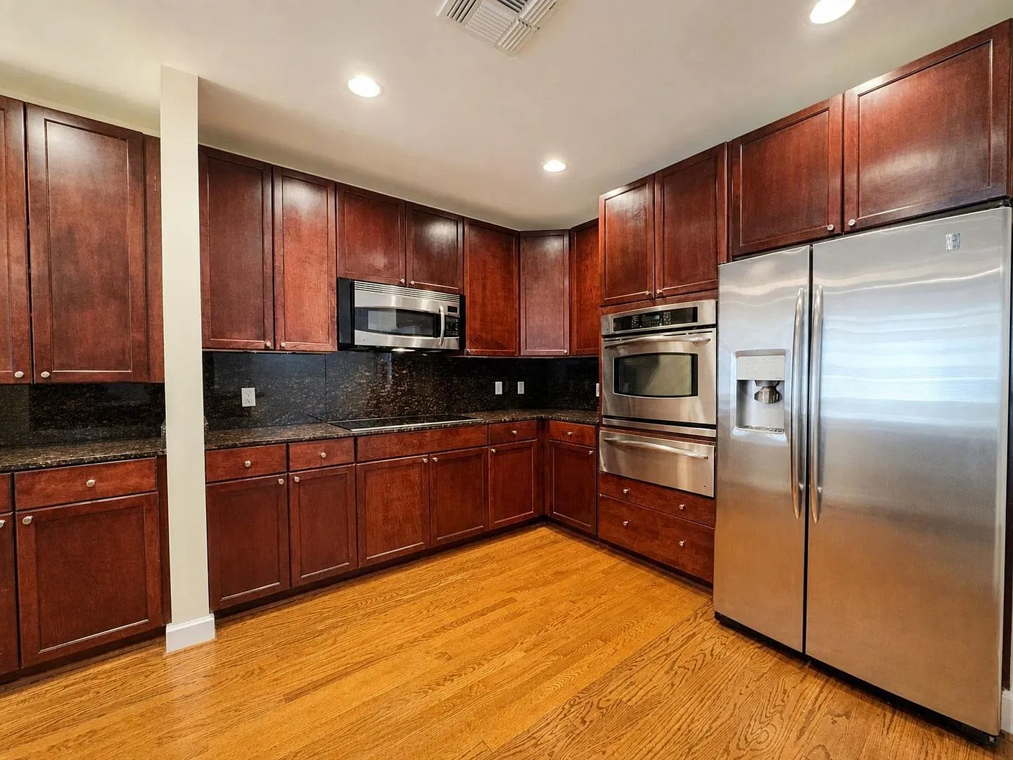 1505 Elm St — Photo 2