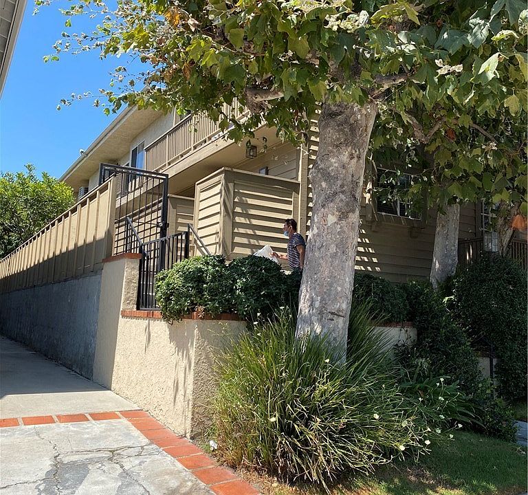 1st image of 3125 Bagley Ave #104