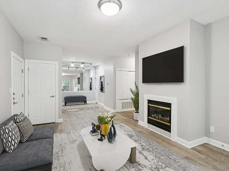 Aspenwood Apartments — Photo 9