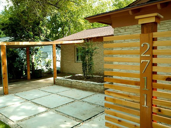 3rd image of 2711 Sherwood Ln