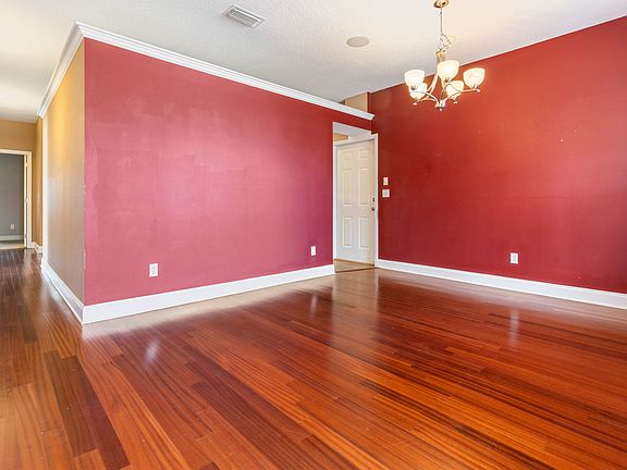 3rd image of 1338 Beverly St