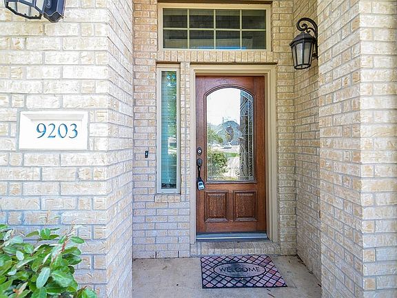 3rd image of 9203 Honey Bird Court