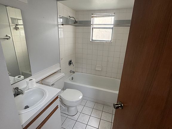 4th image of 2716 Hoover Dr