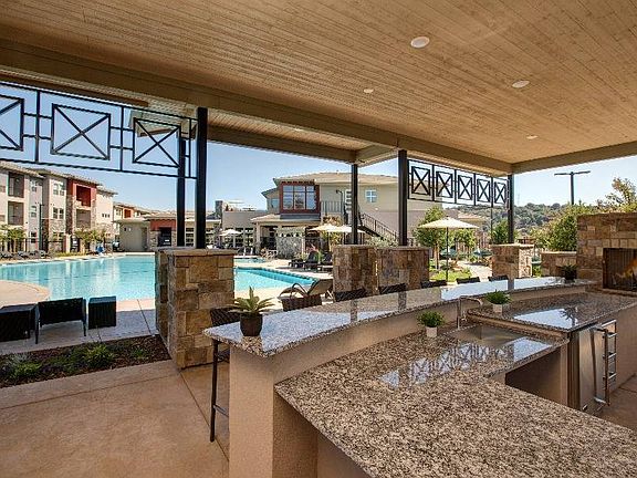 Outdoor Grill | Apartments in Fairfield, CA | Verdant at Green Valley Apartments