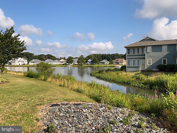 3rd image of 10 Pondview Ln #58A
