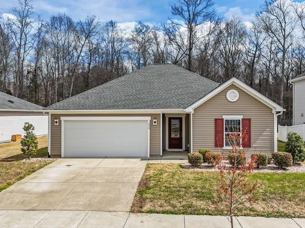 229 Summer Ranch Dr, Fuquay Varina, NC 27526