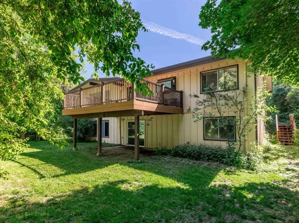935 SE Kamiaken St, Pullman, WA 99163