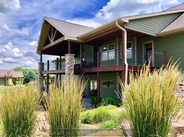 1804 Lifesong Cir, Hastings, NE 68901