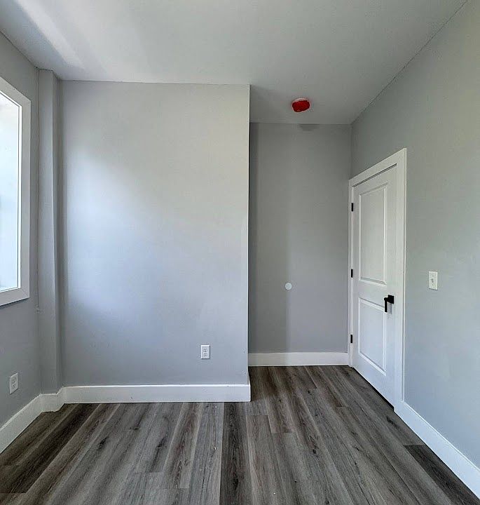 1st image of 186 Hawthorne Ave #3