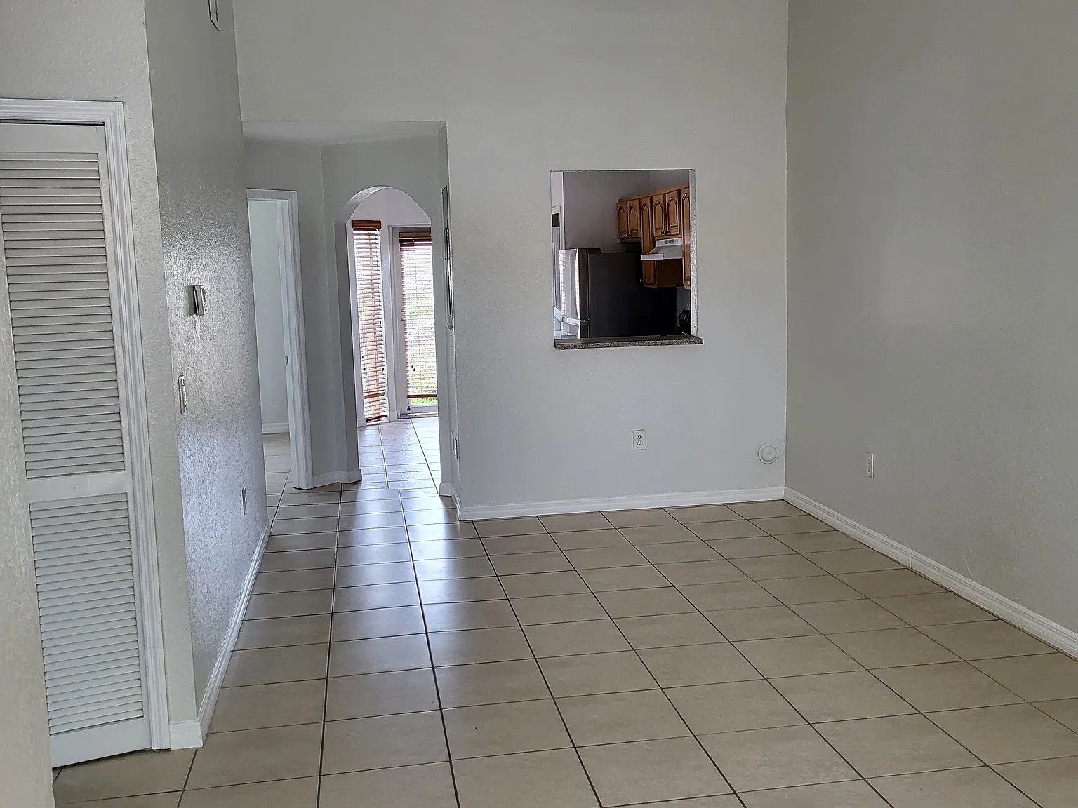 2 bed, 919 sqft, $1,900 — Photo 4