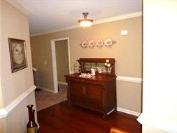 5th image of 118 Megan Ct