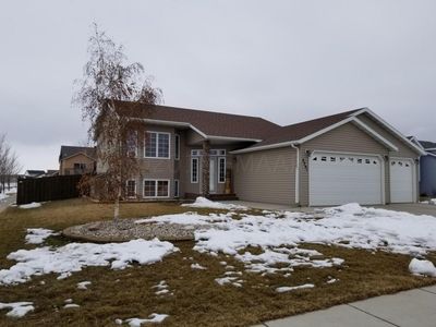 3791 Polk St S, Fargo, ND, 58104